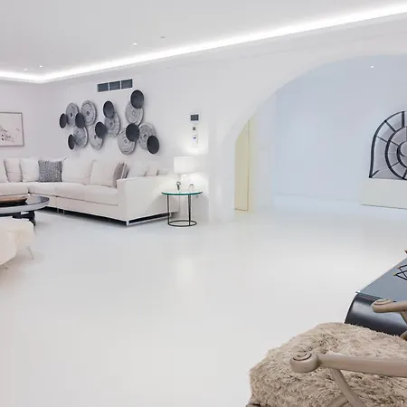 Mykonos Collection * Γλάστρος